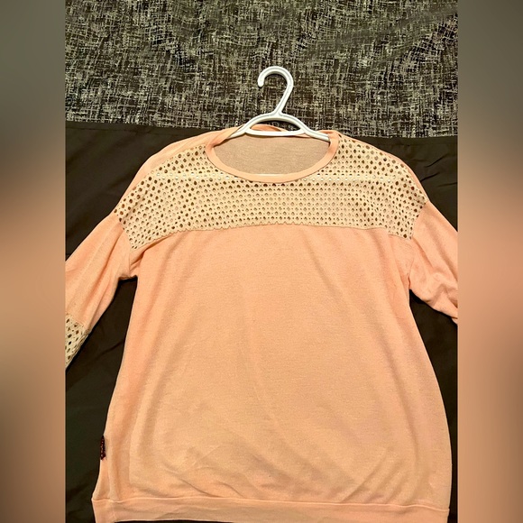 ! 2 for 20 ! PINK SWEATER WITH HOLES ABOVE CHEST AND FOREARMS - Picture 1 of 5